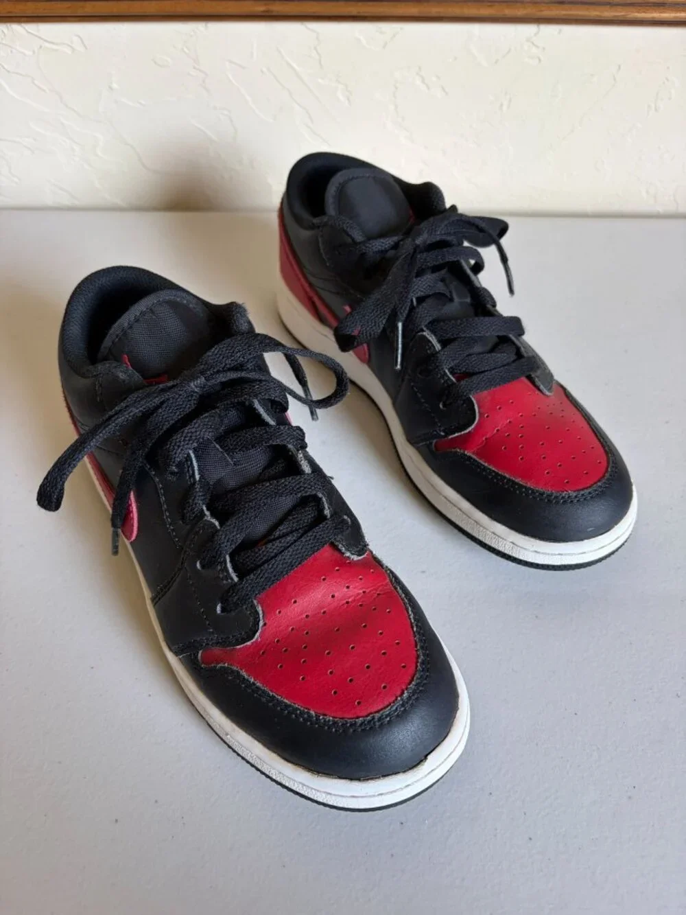 Nike Air Jordan 1 Low Grade Banned Black Varsity Red Iconic Wings Logo 553560-06